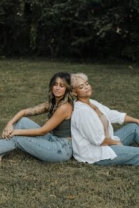 Characteristics of a True Friend: Traits for Meaningful Friendships