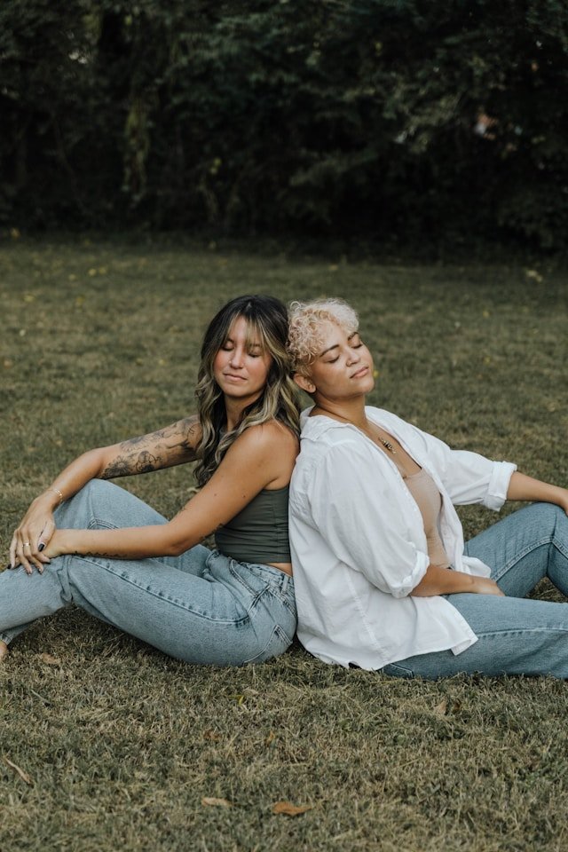 Characteristics of a True Friend: Traits for Meaningful Friendships